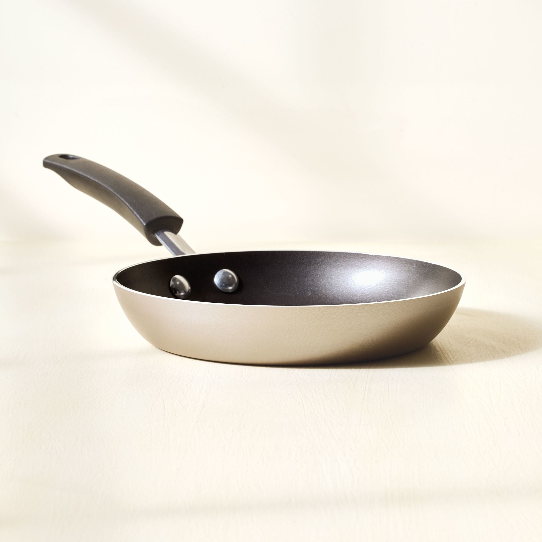 Farberware Easy Clean 8 Inch Nonstick Frying Pan / Skillet - Dishwasher Safe, Champagne