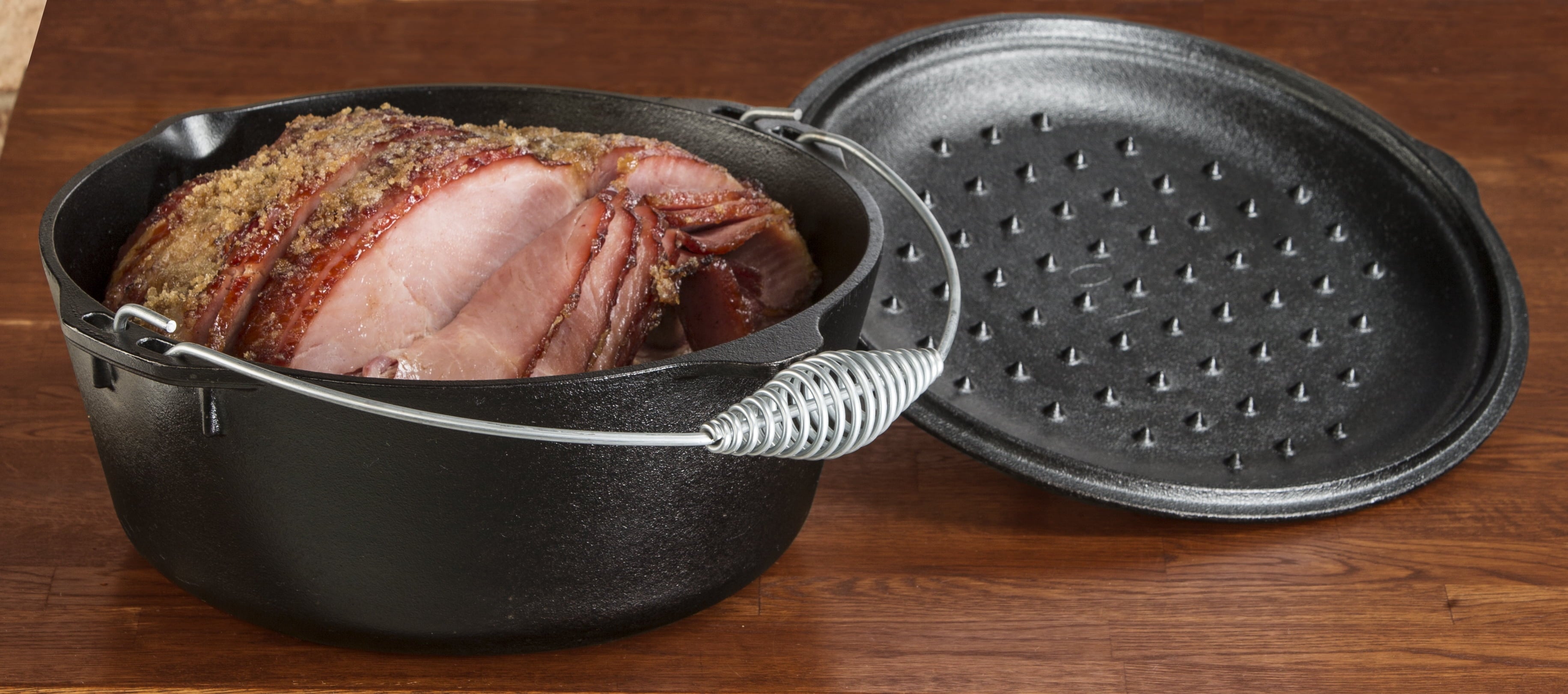 Lodge Cast Iron 5 Quart Seasoned Dutch Oven with Bail Handle